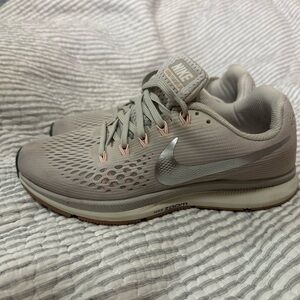 Nike zoom pegasus 34 size 8